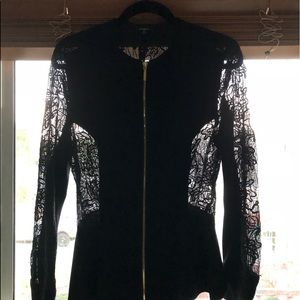 NWOT❣️XOXO❣️ZIP-UP LACE TOP W/gold zipper Size XL